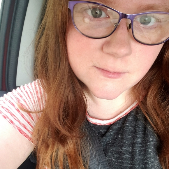 Meet your Posher, Katty - Picture 2 of 3